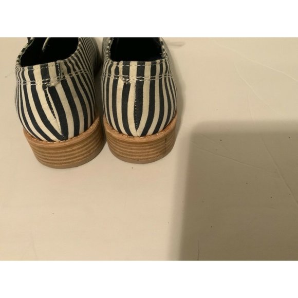 Women’s Gap stripe Blue and white size 6 women’s Oxford shoe - Picture 3 of 5